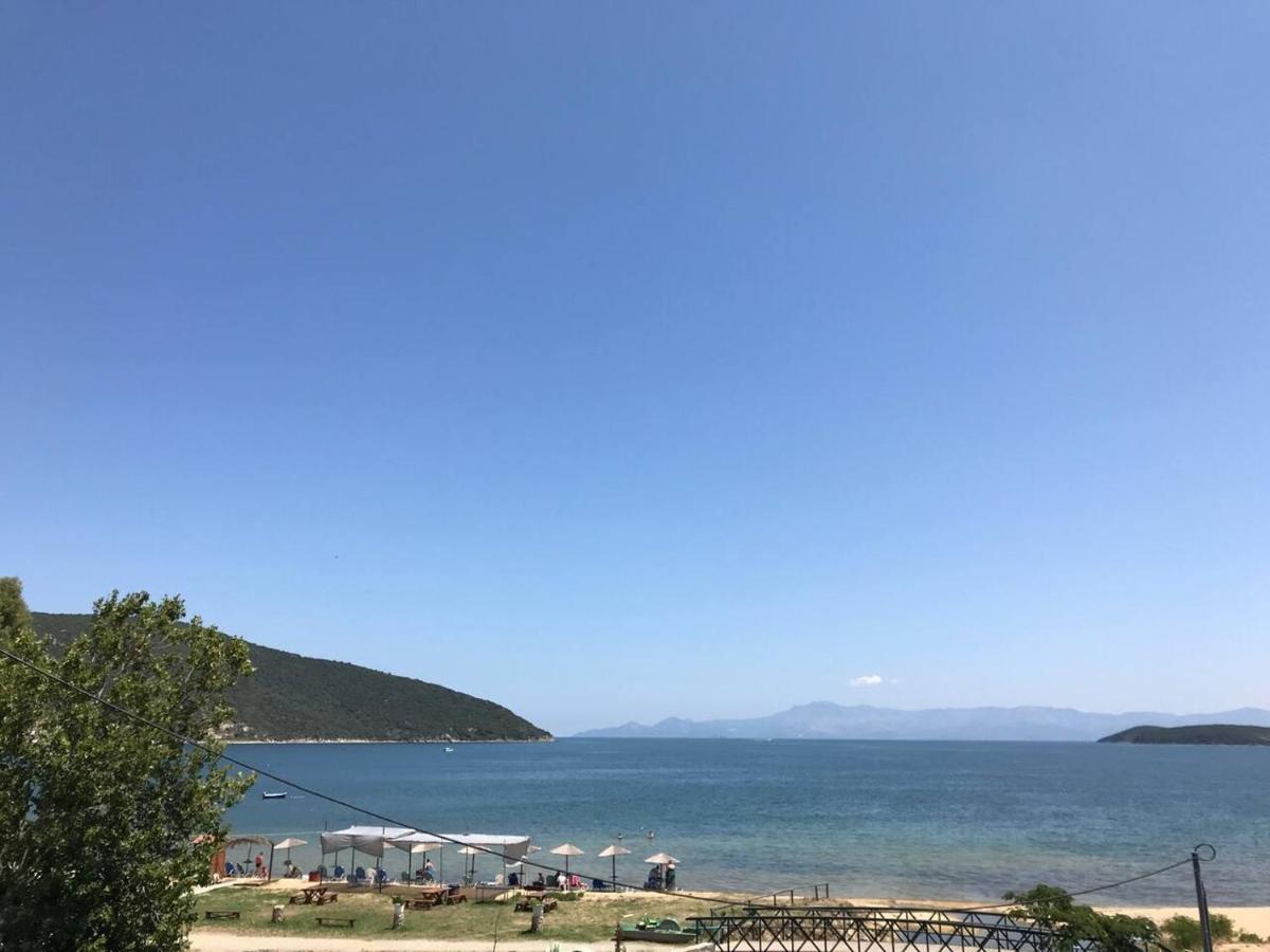 Peramos Luxury Apartment Néa Péramos Bagian luar foto